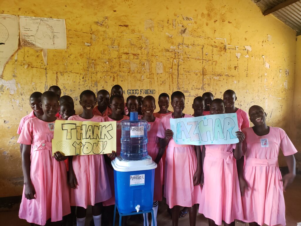 Ogobai Primary School Students thanking Azhar for his support of a classroom Water Filter